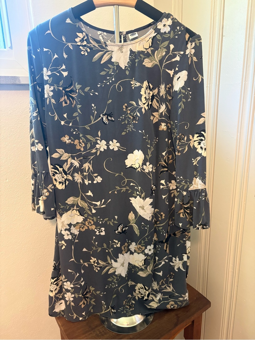 Old Navy Charcoal Floral Long-Sleeve Shift Dress with Bell Cuffs